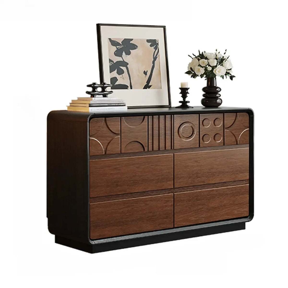 Houten ladekast geïnspireerd op art deco, met geometrisch snijwerk