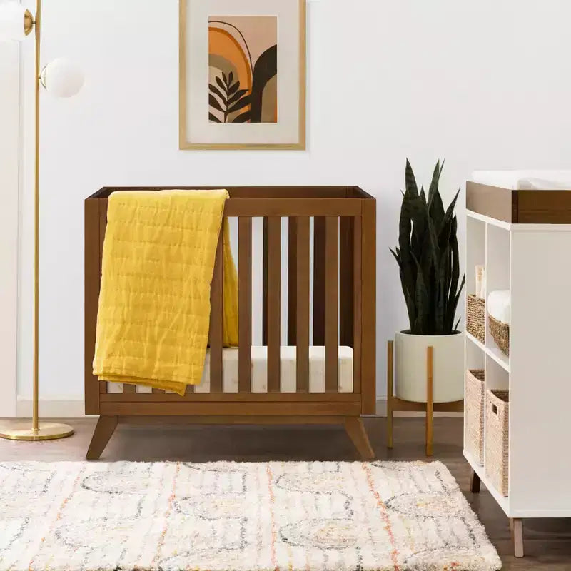 daVinci Otto 3-in-1 umbaubares Mini-Kinderbett mit 4 Matratzen