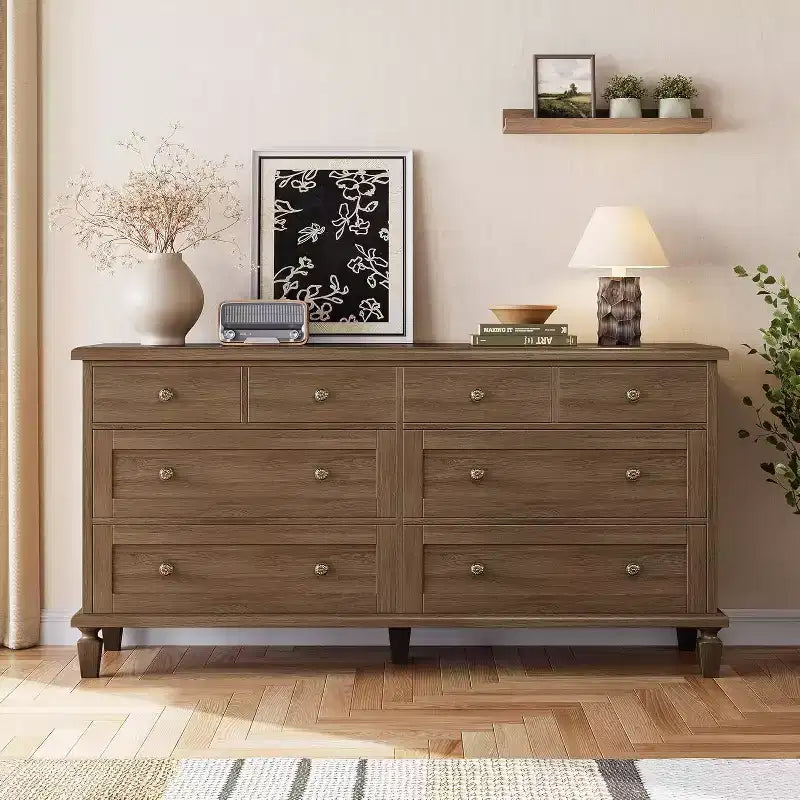 Commode de chambre à coucher à 8 tiroirs, meuble TV vintage de 59 avec poignées sculptées et pieds fuselés, commode en bois offrant un grand espace de rangement