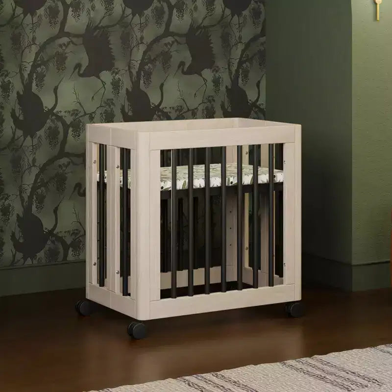 Lit bébé convertible Babyletto Yuzu 8-en-1 avec kits de conversion pour toutes les étapes