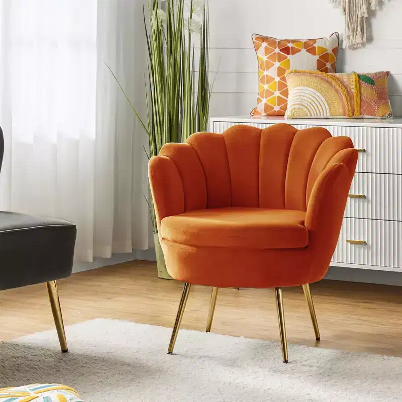 Fauteuil tonneau confortable avec pieds en métal doré, fauteuil d’appoint pour le salon