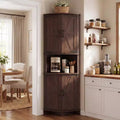 64.8 hohe Eckvitrine mit Türen, brauner Eckschrank im Landhausstil, freistehender Eck-Vorratsschrank mit verstellbaren Einlegeböden