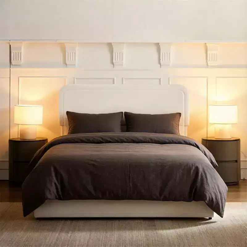 Lit moderne grand format queen en tissu bouclé avec tiroirs de rangement