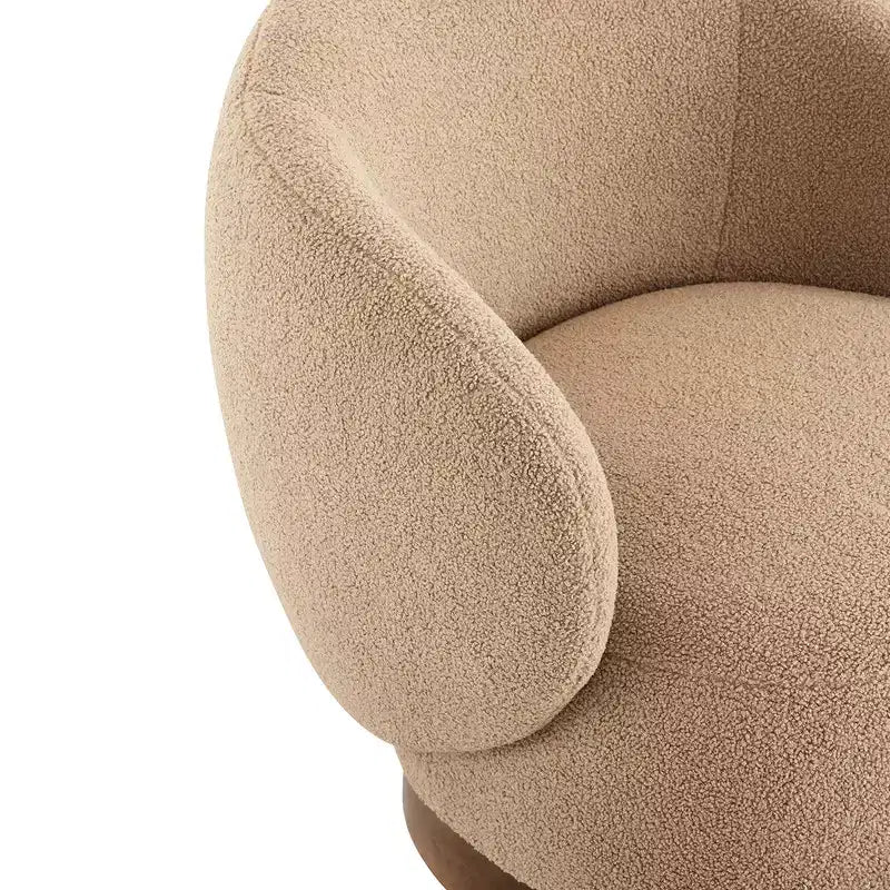 Spruce&Spring gestoffeerde draaibare fauteuil met kuipvormige rugleuning en houten onderstel