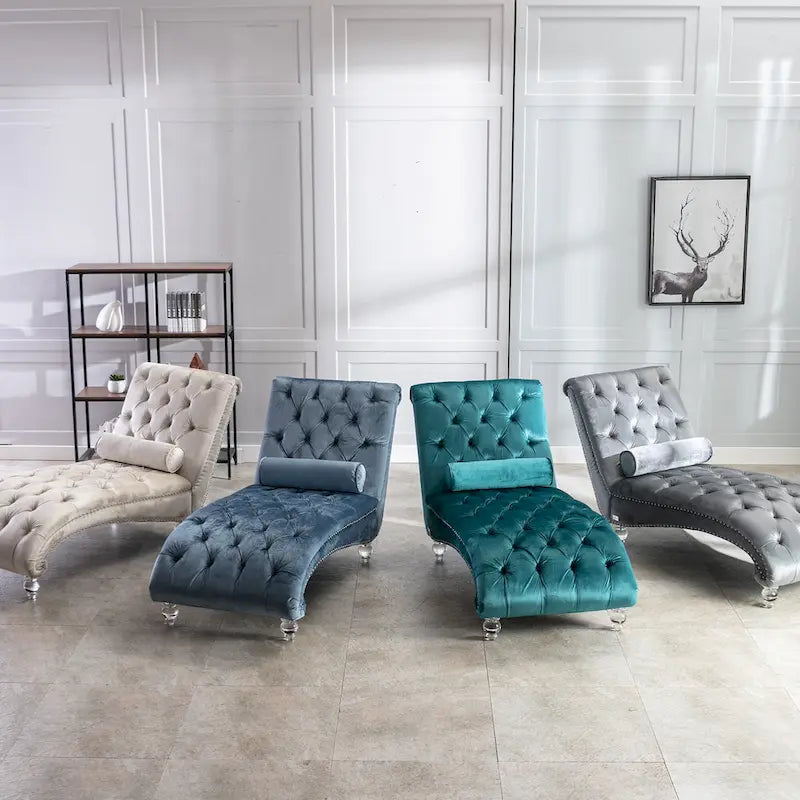 Gepolsterte Samt-Chaiselongue mit Knopfheftung, Liegefunktion, Kissen und Acrylfüßen