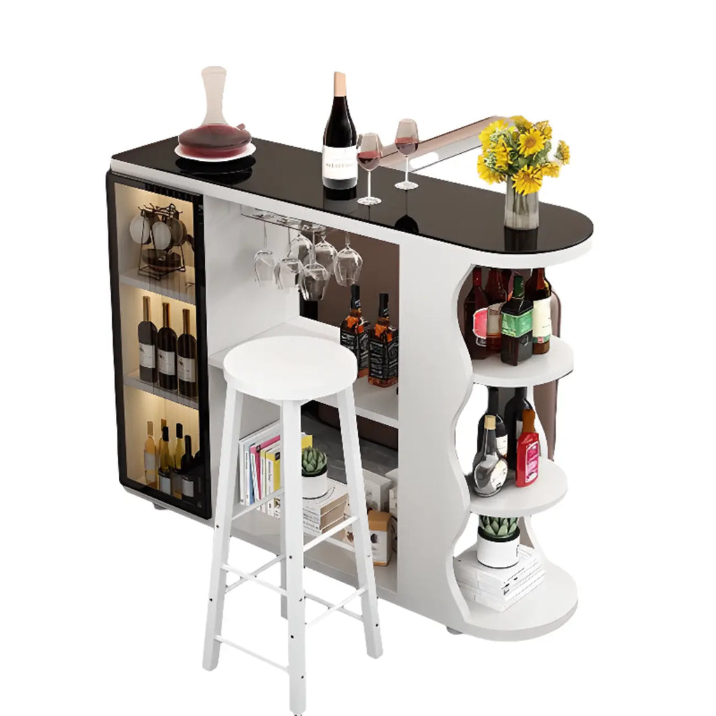 Tavolo da bar moderno dalla forma irregolare con piano in pietra e spazio contenitore per bar domestici