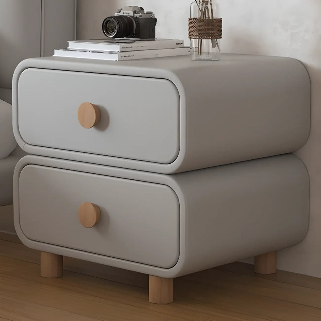 Table de chevet scandinave en similicuir