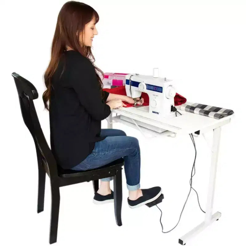 Table de couture pliante portable SewingRite SewStation 101 avec pieds en acier, blanche - idéale pour la maison, le bureau et les entreprises