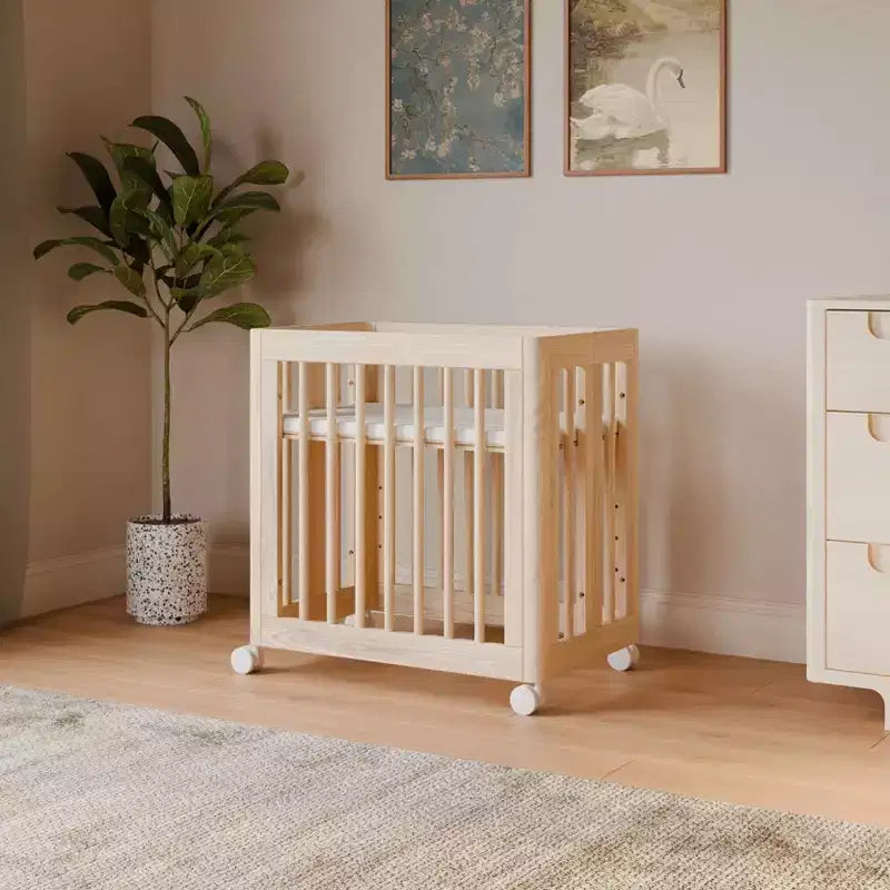 Lit bébé convertible Babyletto Yuzu 8-en-1 avec kits de conversion pour toutes les étapes