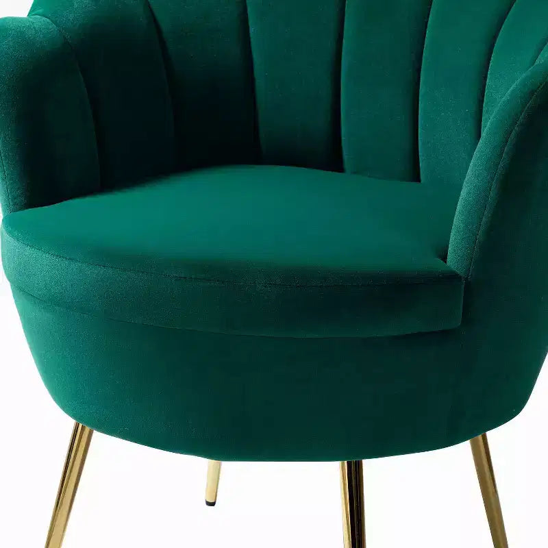 Fauteuil tonneau confortable avec pieds en métal doré, fauteuil d’appoint pour le salon