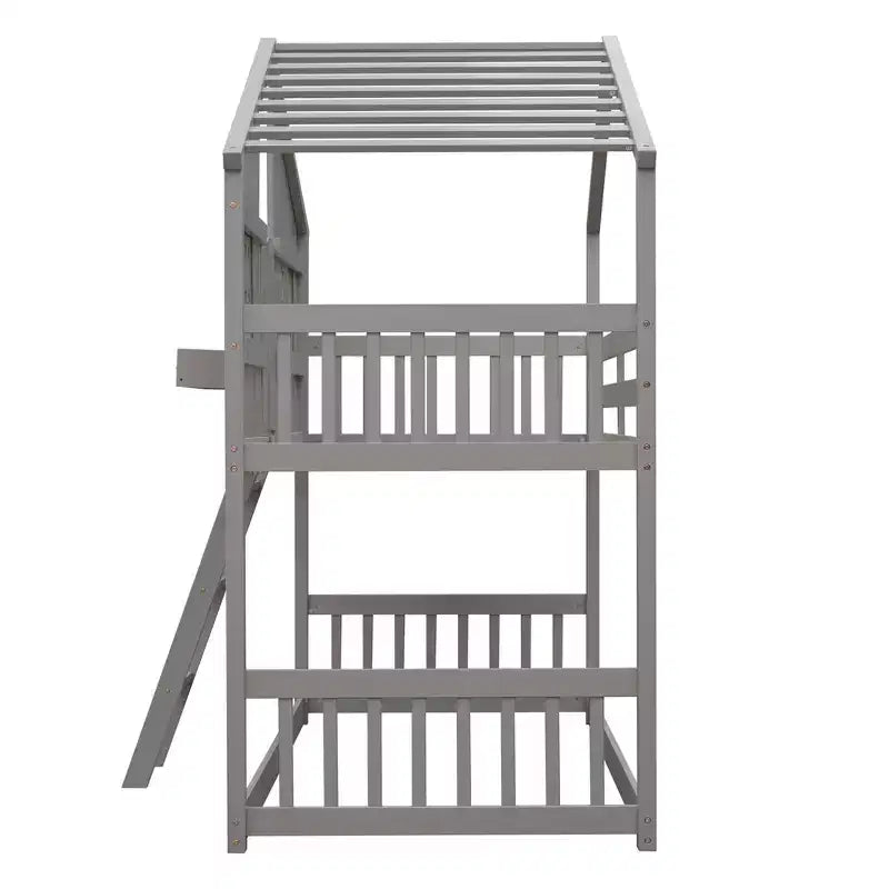 Letto a soppalco a forma di casetta per letto singolo, in legno, con scala e sponde di protezione per bambini