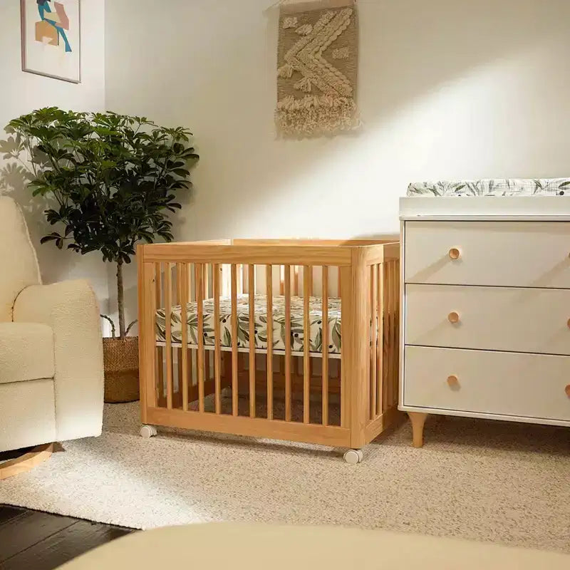 Lit bébé convertible Babyletto Yuzu 8-en-1 avec kits de conversion pour toutes les étapes
