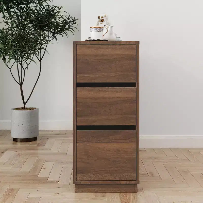Moderne buffetkast Hikaru van GDFStudio met schuifdeuren van glas en laden