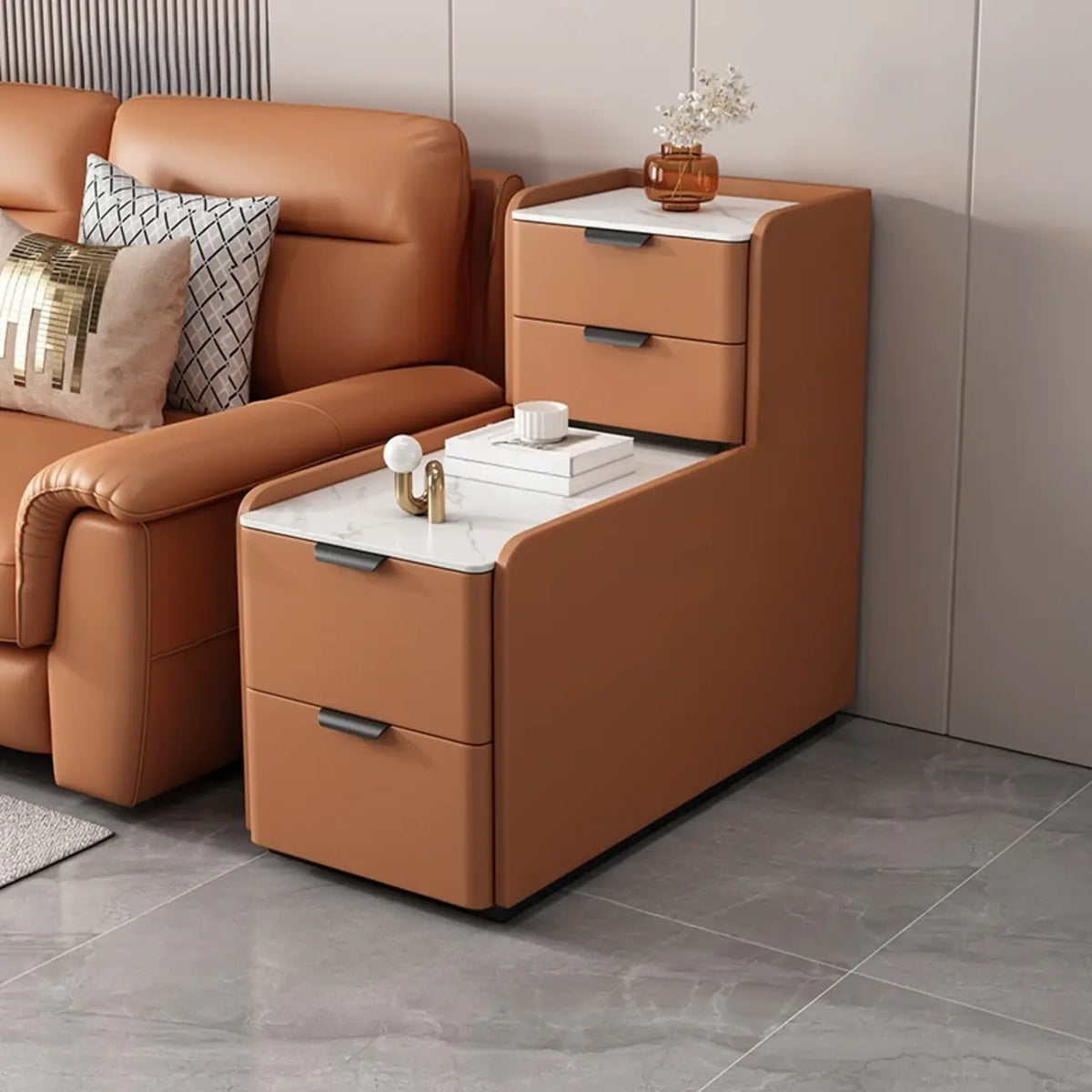 Hoher Sofa-Beistelltisch in L-Form aus Holz mit Steinplatte und 4 Schubladen