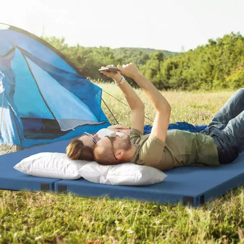 Matelas de camping Costway en mousse à mémoire de forme avec dessous antidérapant et sac de transport, pour dormir à l’extérieur, gris/bleu