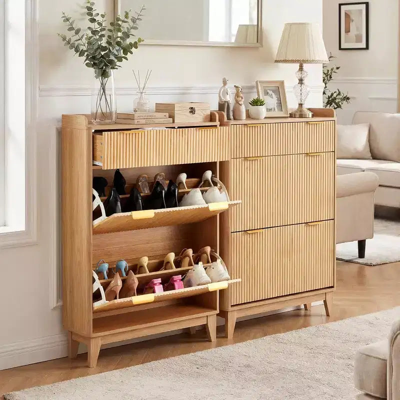 Meuble à chaussures étroit cannelé pour entrée  Organiseur moderne et étroit pour couloir avec 2 portes, étagères réglables, solution de rangement compacte pour la maison