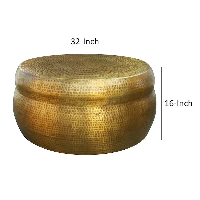 32 Zoll runder Couchtisch in Trommelform, handwerklich gefertigt, gehämmert und geprägt, Aluminium, Antik-Messing