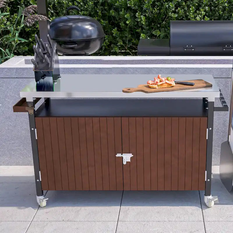 Grillwagen für draußen mit Tischplatte aus Edelstahl (Hocker nicht im Lieferumfang enthalten)