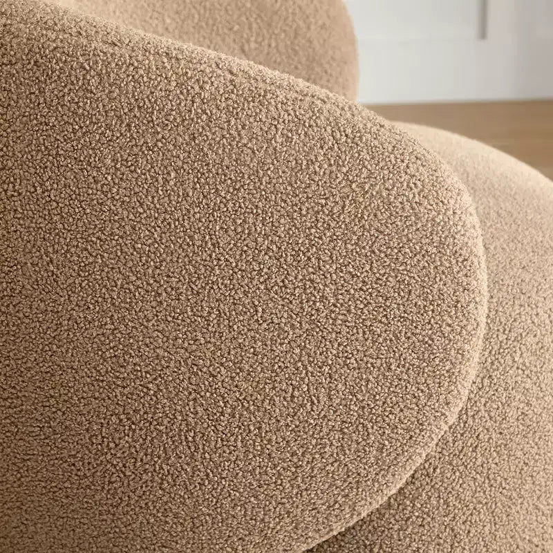 Spruce&Spring gestoffeerde draaibare fauteuil met kuipvormige rugleuning en houten onderstel