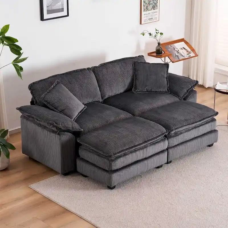 Modernes 2-Sitzer-Cordsofa mit 4 Stützkissen und 2 Hockern