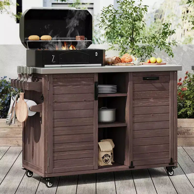 Outdoor-Kücheninsel mit klappbarem Beistelltisch, Grillwagen für draußen mit Edelstahlplatte, verstecktem Müllschrank für Rasen und Garten