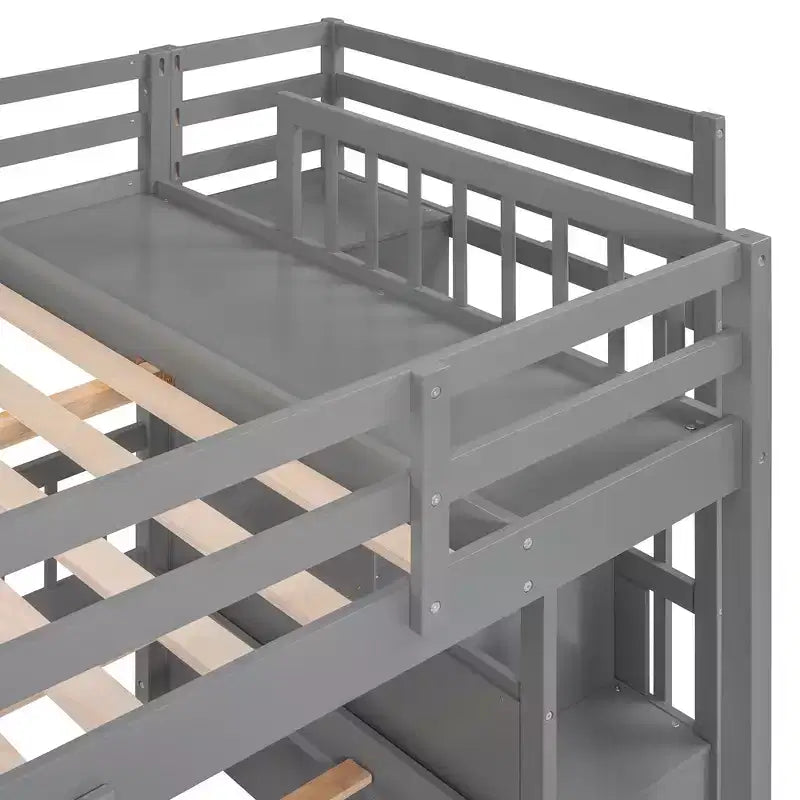 Lit superposé Whisen avec lit double au-dessus de deux lits simples, en bois, avec tiroirs et barrières de sécurité