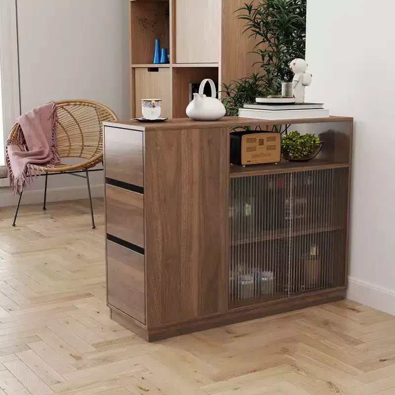 Moderne buffetkast Hikaru van GDFStudio met schuifdeuren van glas en laden