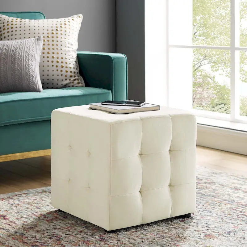 Pouf cube capitonné en velours