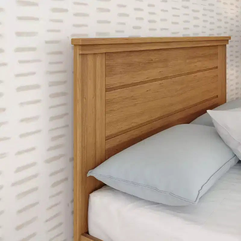 Plank+Beam landelijke bedframe in tweepersoonsformaat met hoofdbord, platformbed van massief hout