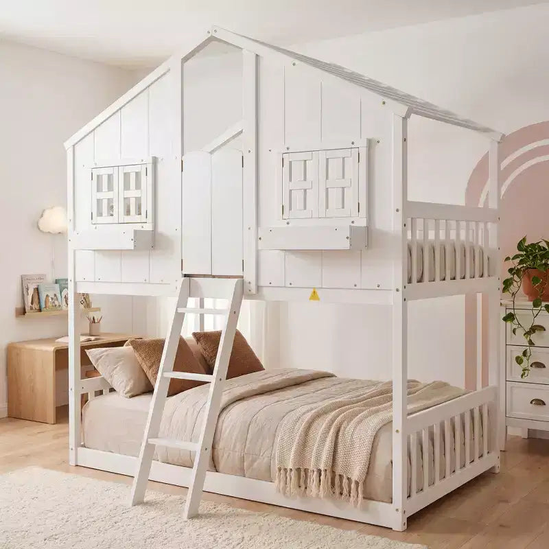 Letto a soppalco a forma di casetta per letto singolo, in legno, con scala e sponde di protezione per bambini