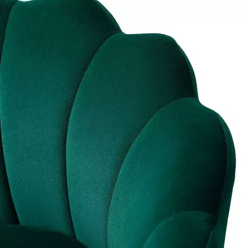 Fauteuil tonneau confortable avec pieds en métal doré, fauteuil d’appoint pour le salon