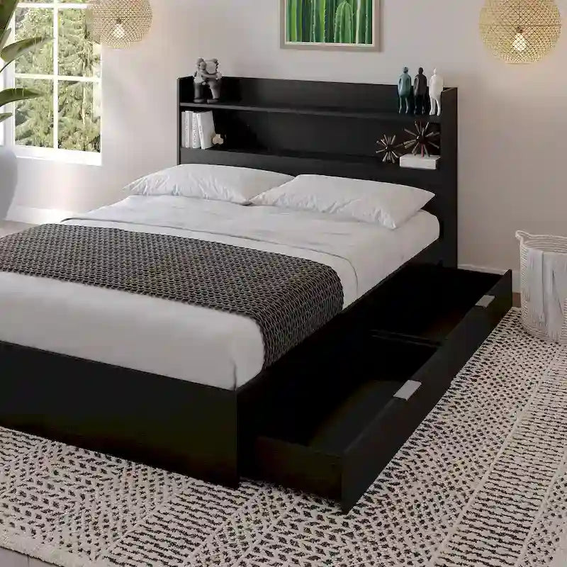 Letto con struttura a piattaforma Hunter con testiera