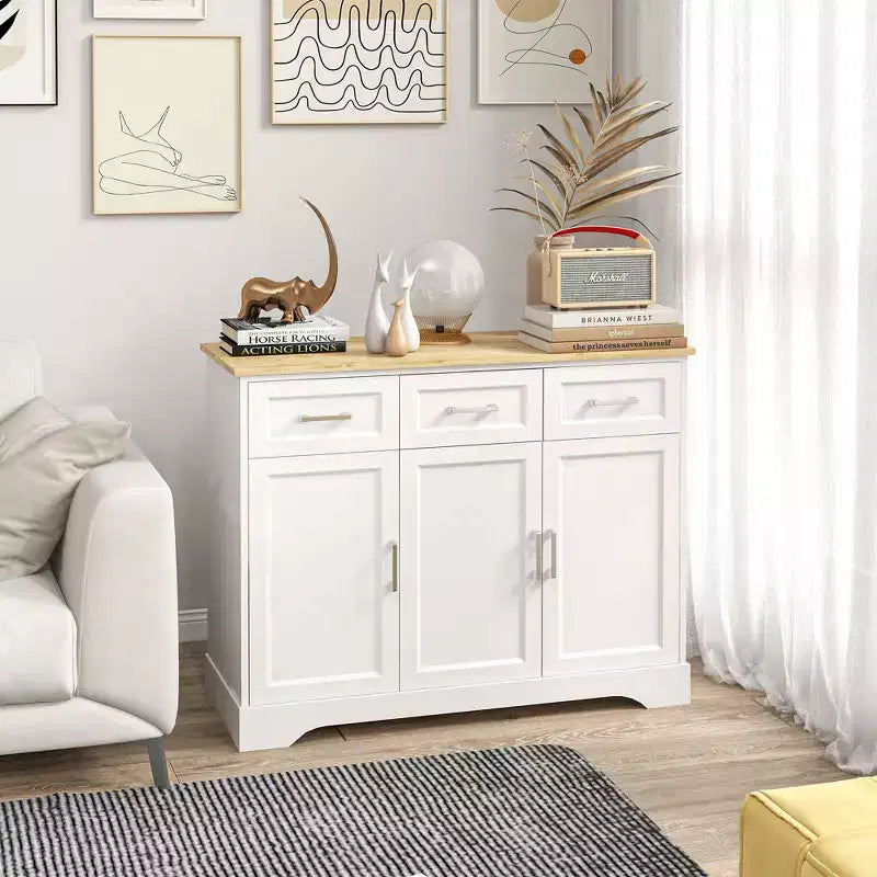 Modern keukendressoir met opbergruimte, keukeneiland, kast voor de eetkamer en meubel voor de woonkamer