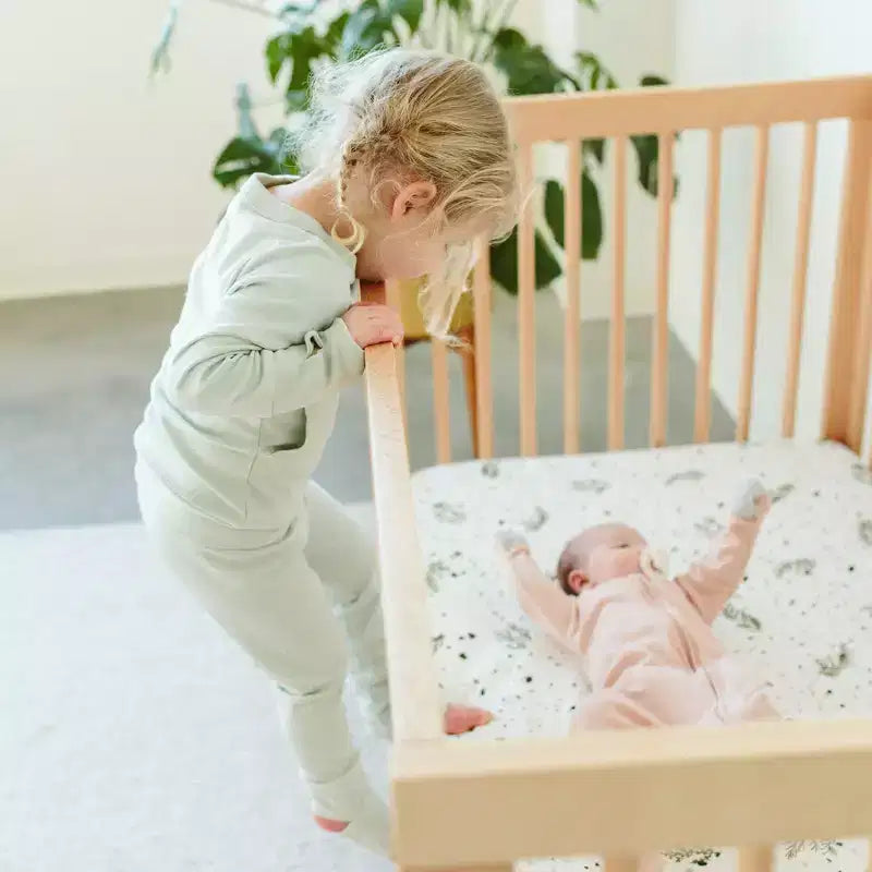 Lit bébé convertible 3-en-1, hêtre européen massif, certifié GREENGUARD Gold, fabriqué en Italie