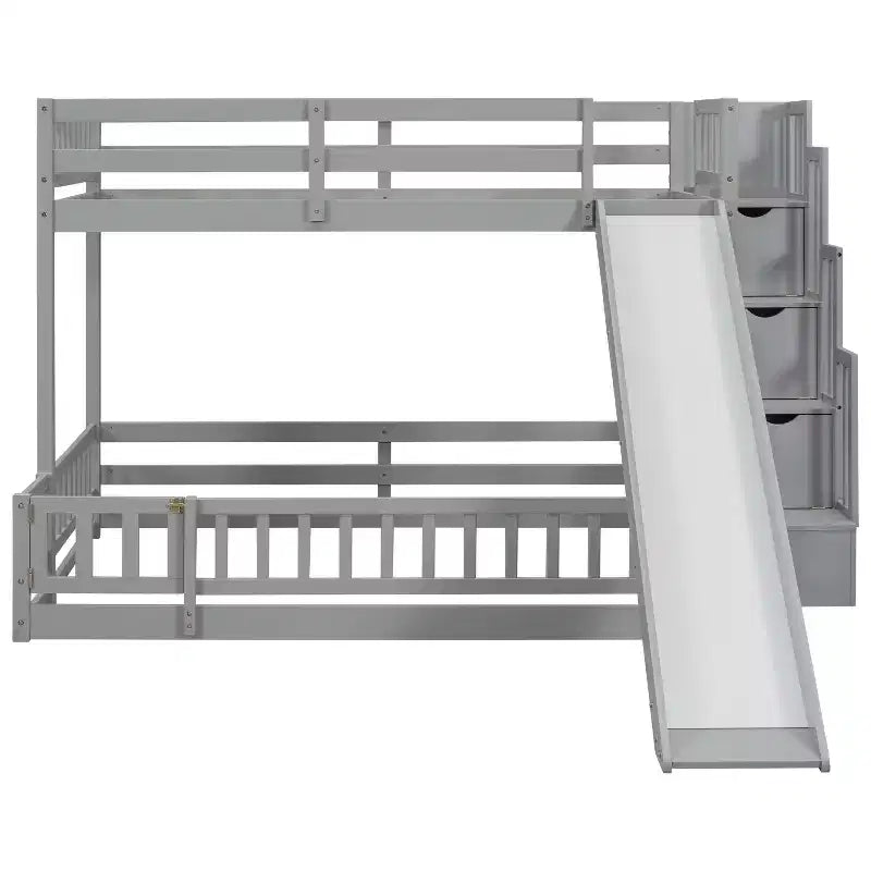 Lit superposé avec lit inférieur deux places, toboggan, escalier de rangement, barrières de sécurité et cadre en pin massif, blanc/gris