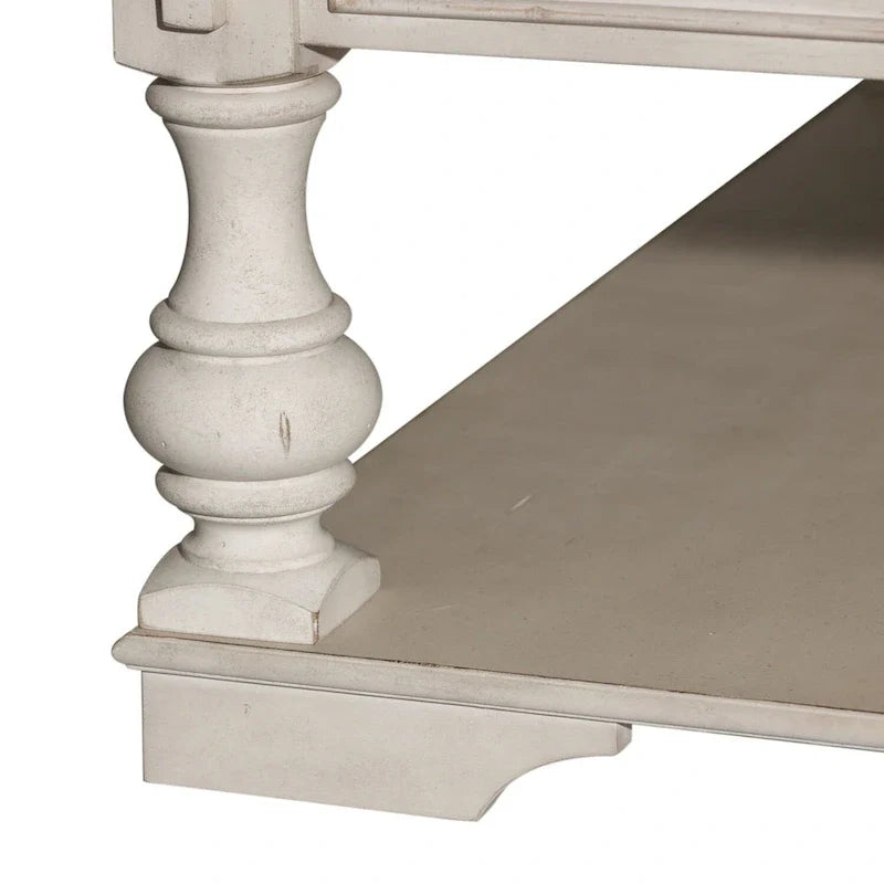 Table basse cocktail Morgan Creek blanc antique, accents brossés à fil ouvert couleur tabac