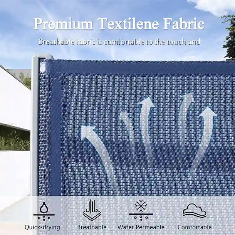 Zwei Outdoor-Liegestühle mit 1 Tisch