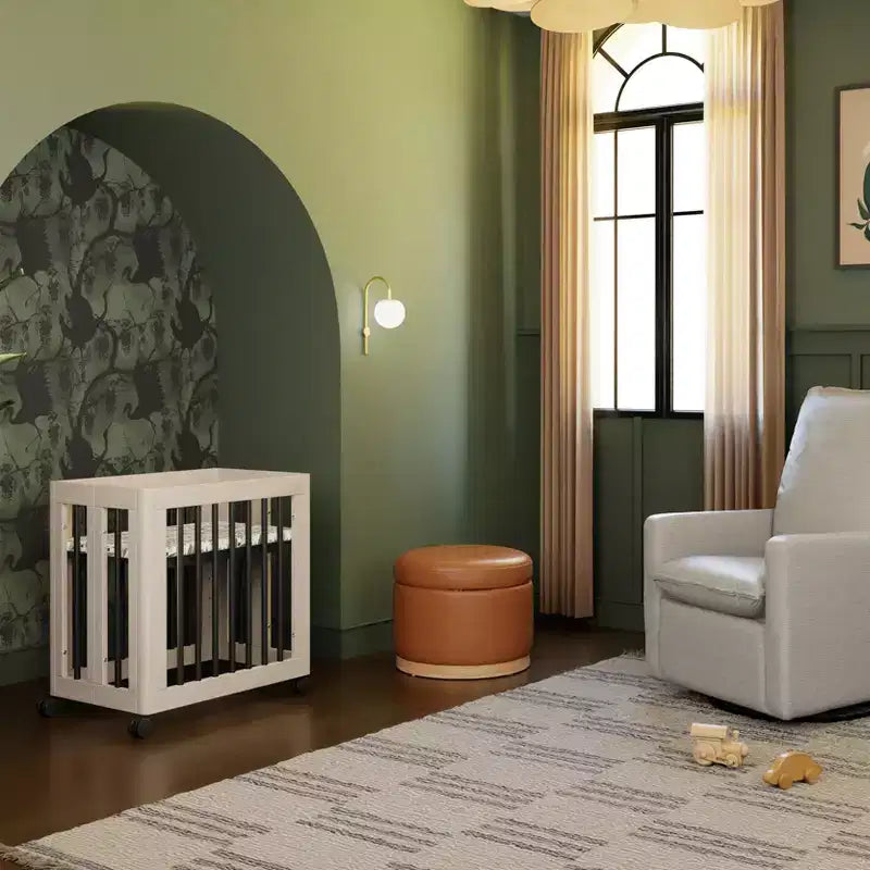 Lit bébé convertible Babyletto Yuzu 8-en-1 avec kits de conversion pour toutes les étapes