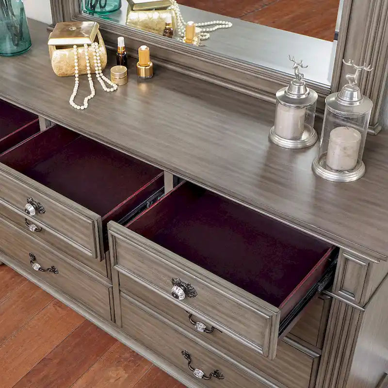 Vame set tradizionale da 2 pezzi con cassettiera a 9 cassetti e specchio, di Furniture of America