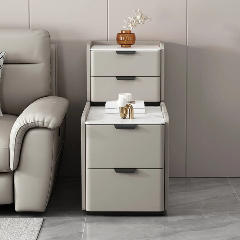 Hoher Sofa-Beistelltisch in L-Form aus Holz mit Steinplatte und 4 Schubladen