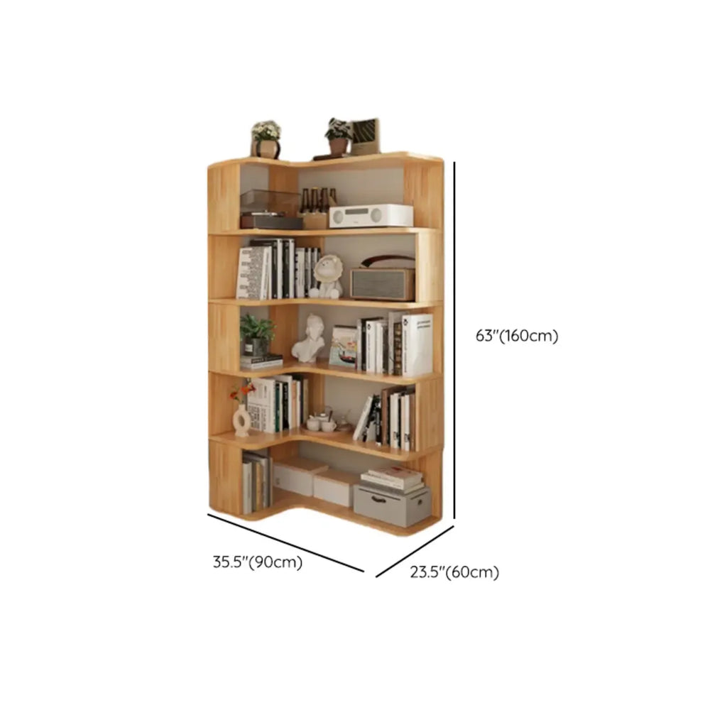 Bücherregal aus vertikalem Holz in L-Form mit offener Rückseite und natürlicher Oberfläche