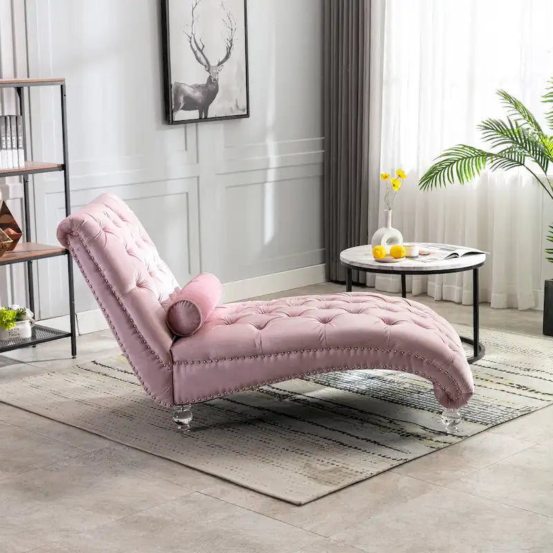 Gepolsterte Samt-Chaiselongue mit Knopfheftung, Liegefunktion, Kissen und Acrylfüßen