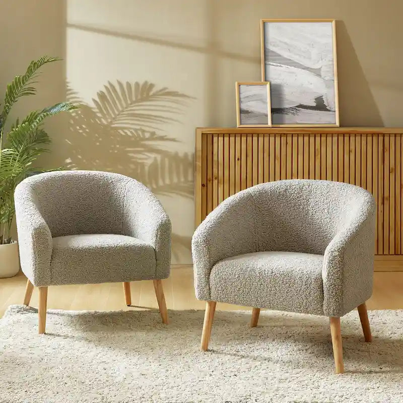 Set di 2 poltrone moderne Sheila da 30 W in bouclé con gambe in legno massello di HULALA HOME