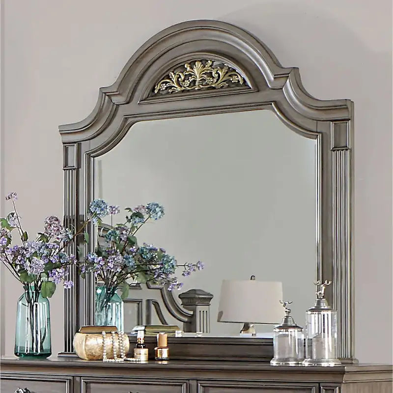 Vame set tradizionale da 2 pezzi con cassettiera a 9 cassetti e specchio, di Furniture of America