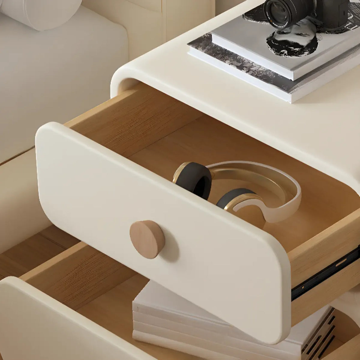 Table de chevet scandinave en similicuir