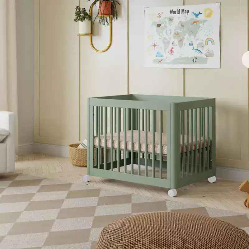 Lit bébé convertible Babyletto Yuzu 8-en-1 avec kits de conversion pour toutes les étapes