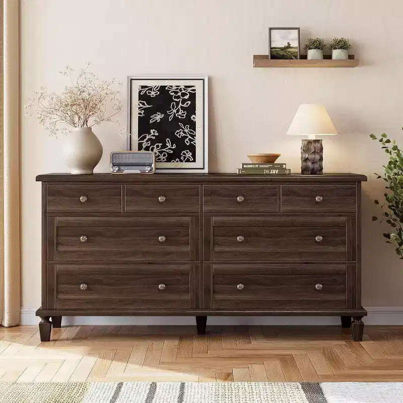 Commode de chambre à coucher à 8 tiroirs, meuble TV vintage de 59 avec poignées sculptées et pieds fuselés, commode en bois offrant un grand espace de rangement