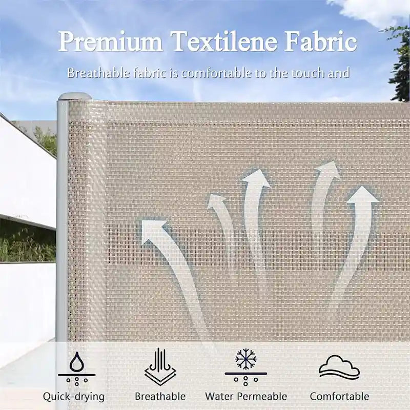 Zwei Outdoor-Liegestühle mit 1 Tisch