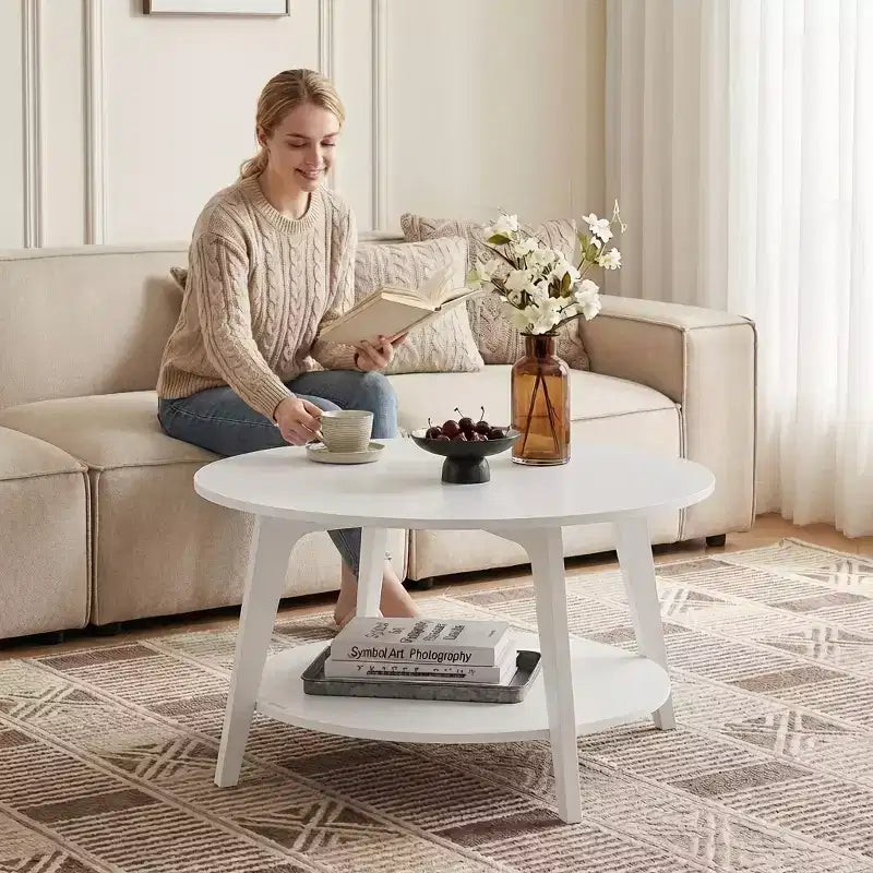 Runder Couchtisch in Honigbraun mit 2 Ablageebenen, Maße 31.5 x 17.7 Inches, ideal fürs Wohnzimmer