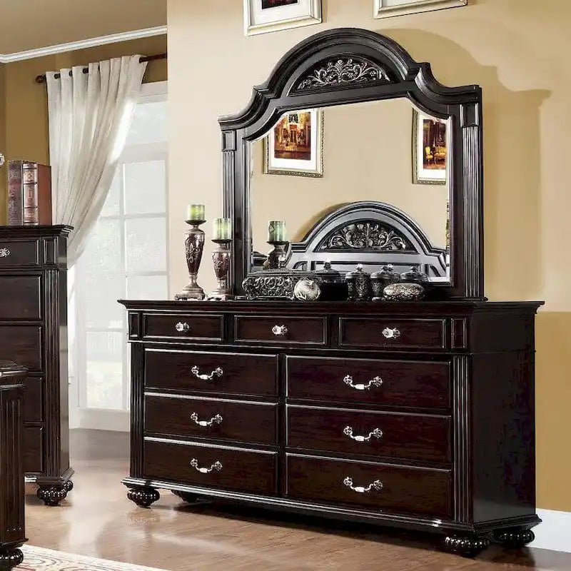 Vame set tradizionale da 2 pezzi con cassettiera a 9 cassetti e specchio, di Furniture of America